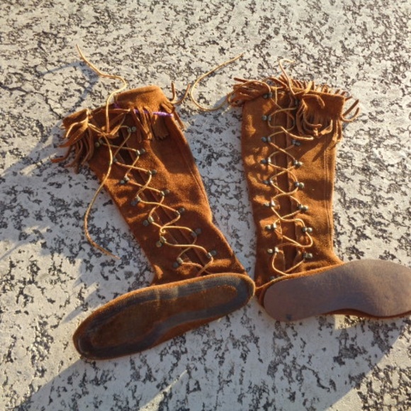 Minnetonka Shoes - Vintage Minnetonka Moccasin Lace-up Suede Boots